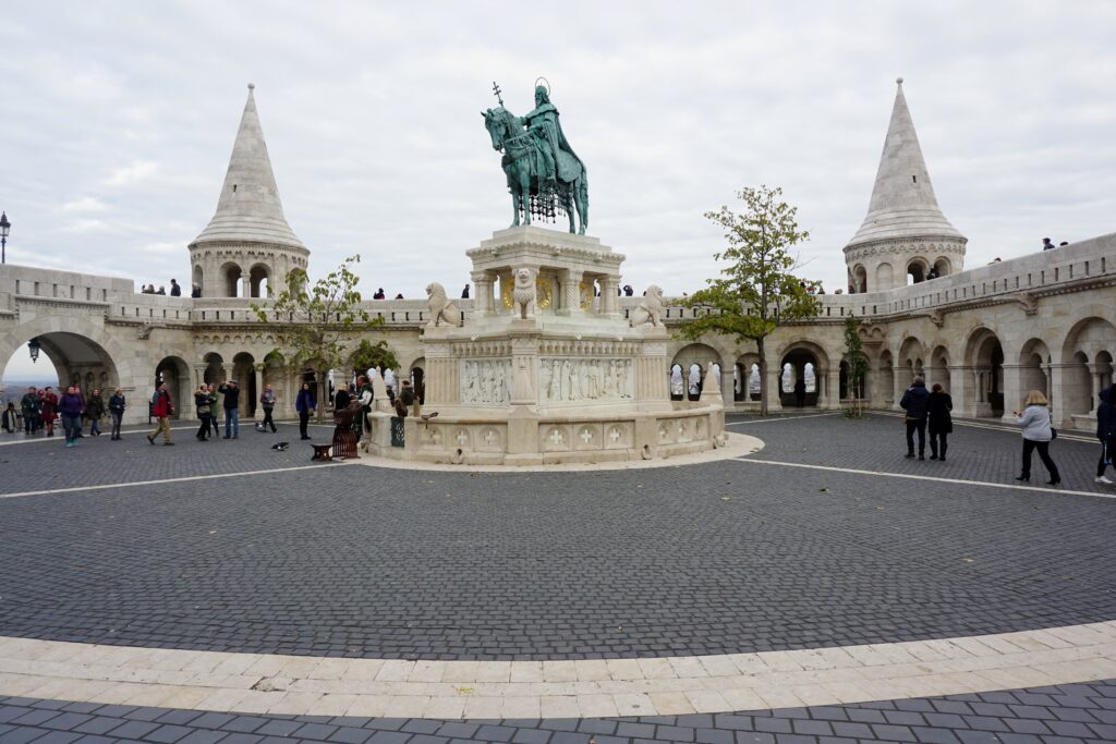 The 7 towers of Fisherman’s Bastion show the tents that the first Magyars who arrived here called home before moving to other parts of Europe.